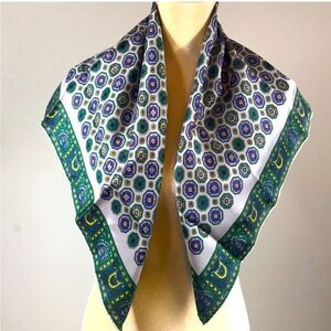 Geometric Medallion Square Scarf in Green & White